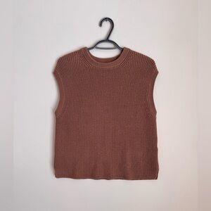 Uniqlo Ribbed Knit Sleeveless Vest in Taupe